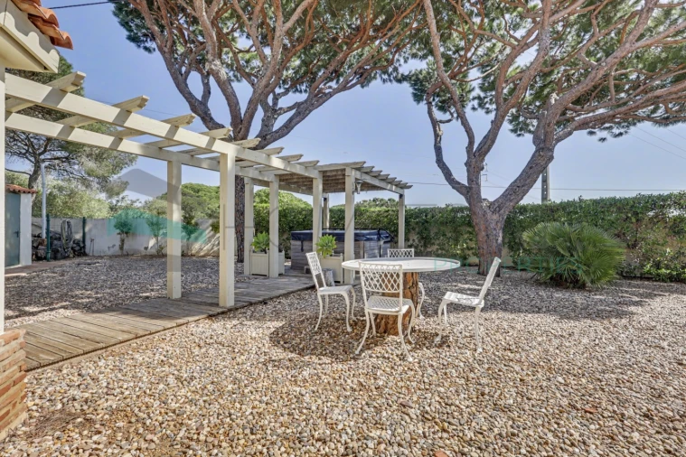 Moradia T5 para Venda em Quarteira Foto 28