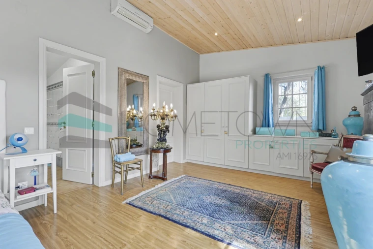 Moradia T5 para Venda em Quarteira Foto 17