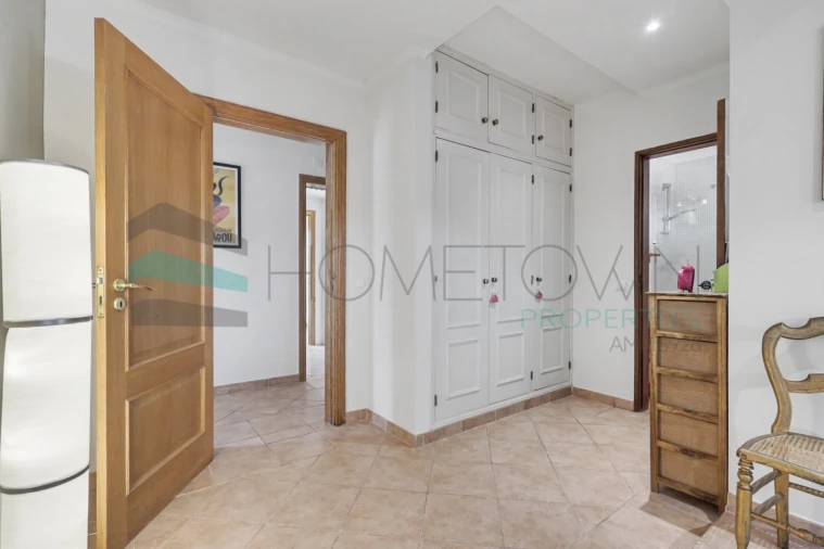 Moradia T5 para Venda em Quarteira Foto 24