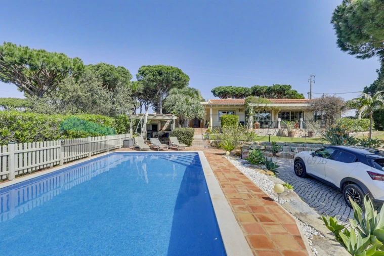 Moradia T5 para Venda em Quarteira Foto 46