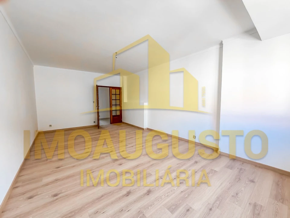 Apartamento T2 para Venda em Guarda Foto 2