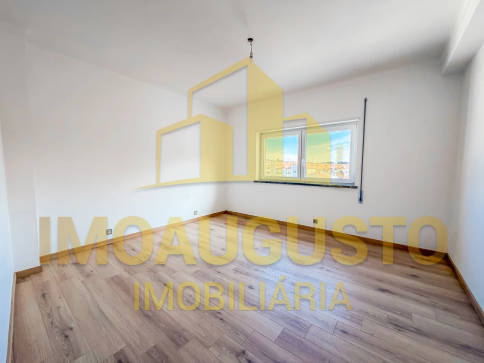Apartamento T2 para Venda em Guarda Foto 5