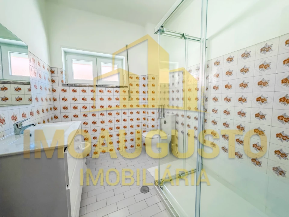 Apartamento T2 para Venda em Guarda Foto 6