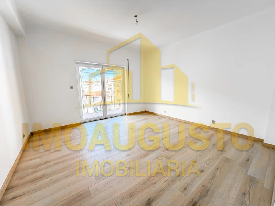 Apartamento T2 para Venda em Guarda Foto 7
