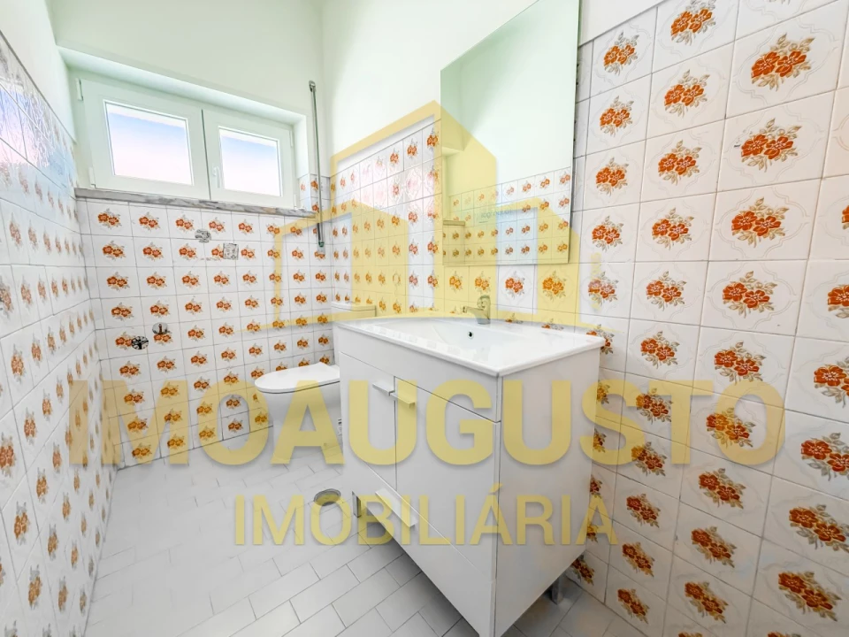 Apartamento T2 para Venda em Guarda Foto 8