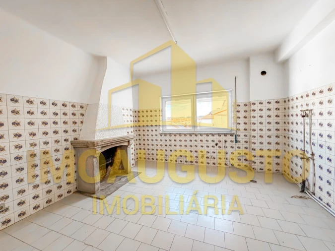 Apartamento T2 para Venda em Guarda Foto 3