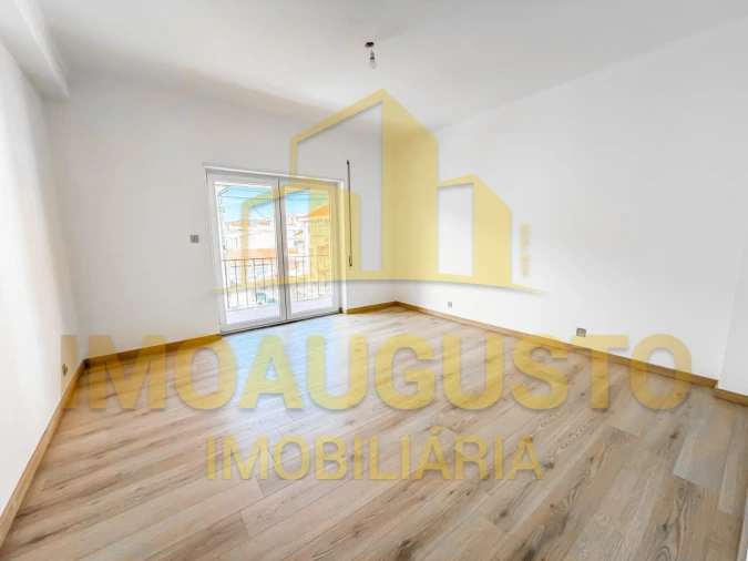 Apartamento T2 para Venda em Guarda Foto 7