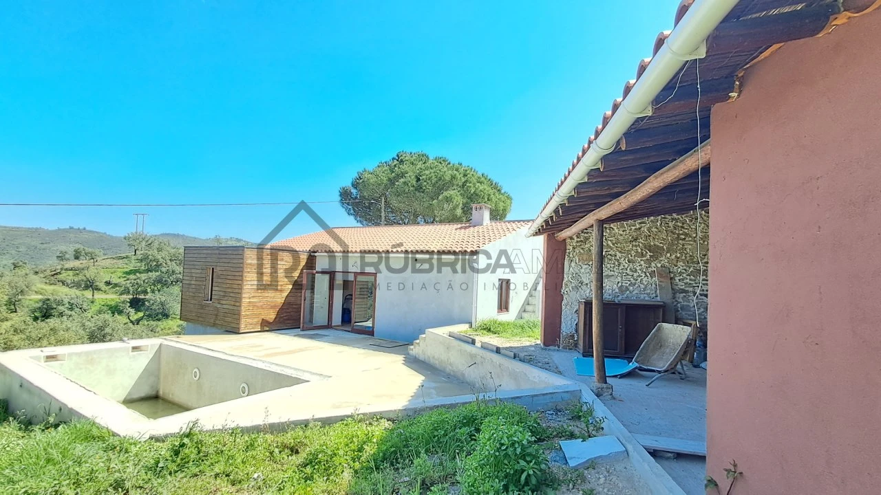 Moradia para Venda em Salir Foto 18