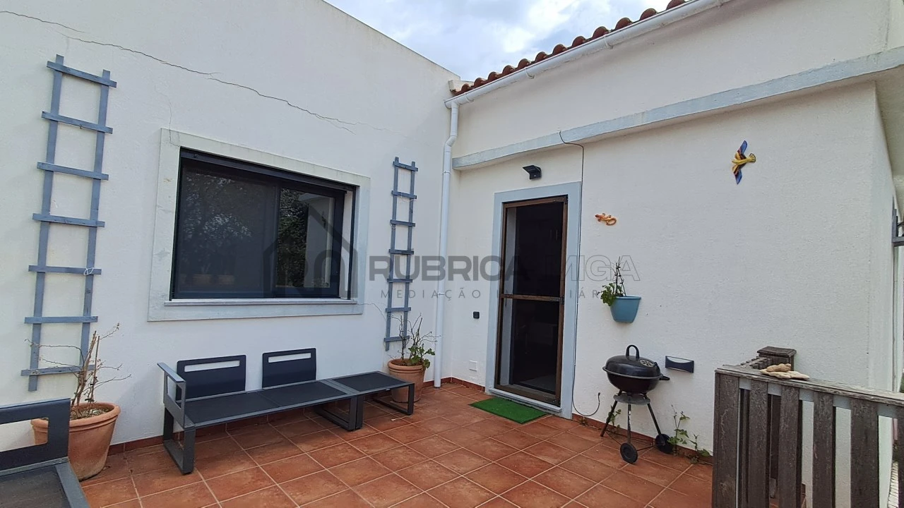 Moradia T2 para Venda em Salir Foto 16