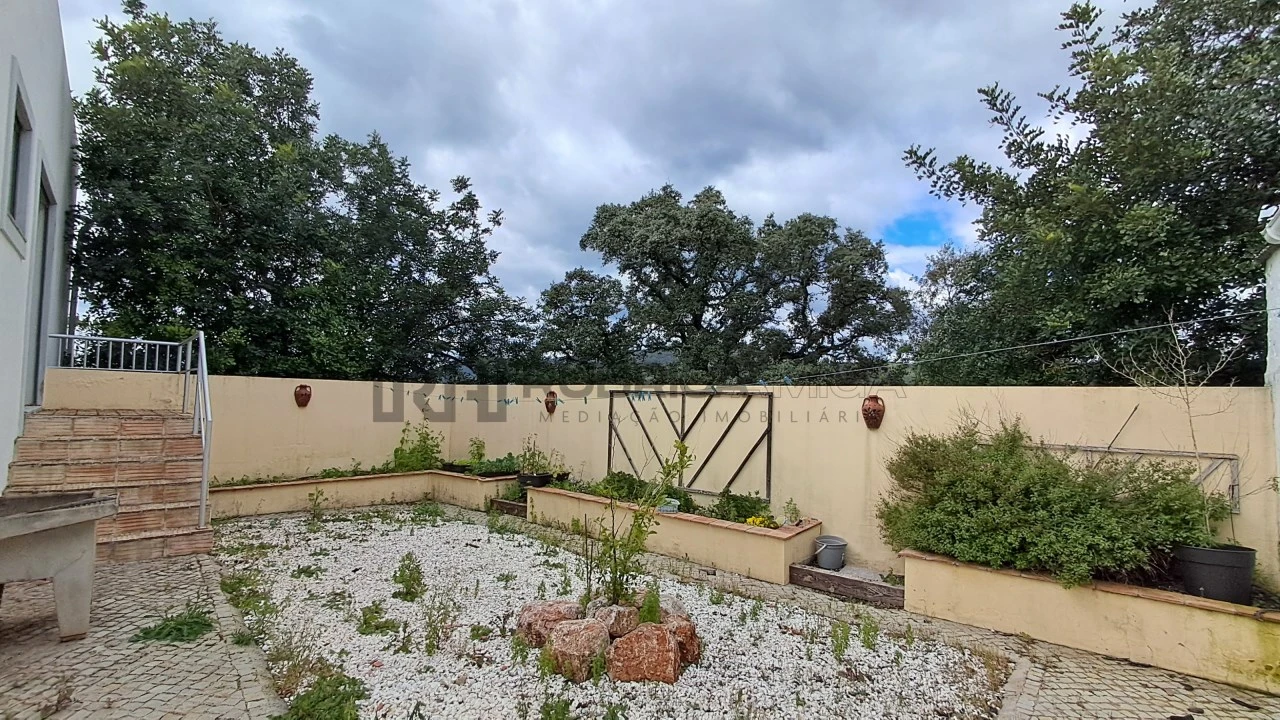 Moradia T2 para Venda em Salir Foto 31