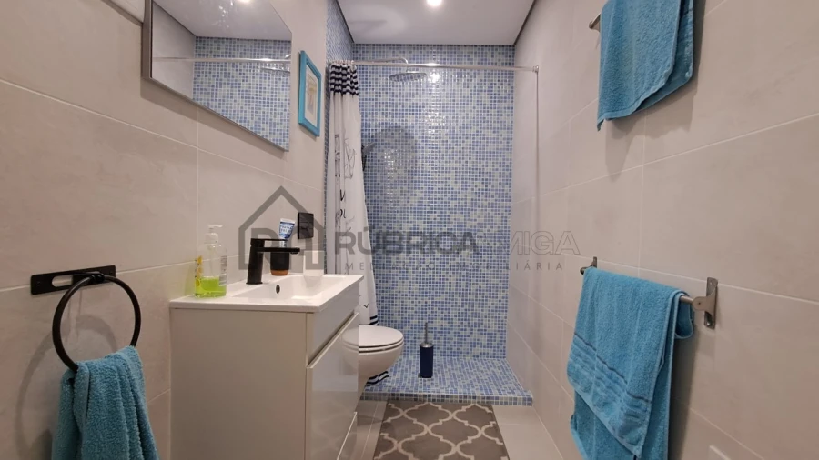 Moradia T2 para Venda em Salir Foto 5