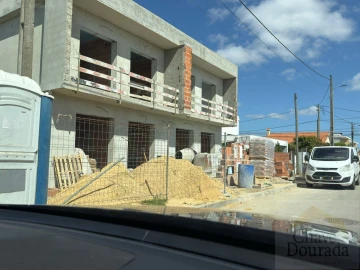 Moradia T4 para Venda em Fernao Ferro