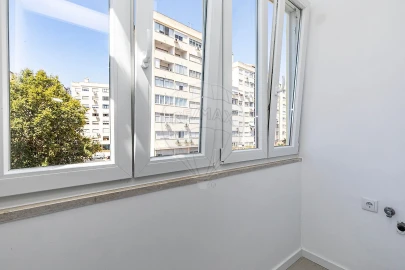 Apartamento T2 para Arrendamento em Benfica