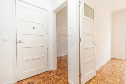 Apartamento T2 para Arrendamento em Benfica