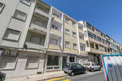 Apartamento T2 para Arrendamento em Benfica
