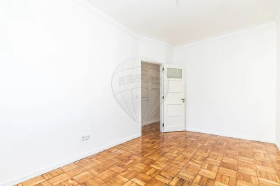 Apartamento T2 para Arrendamento em Benfica