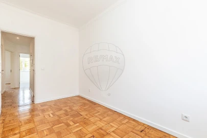 Apartamento T2 para Arrendamento em Benfica