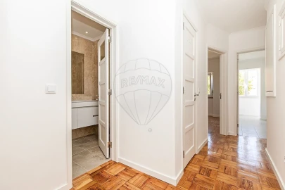 Apartamento T2 para Arrendamento em Benfica