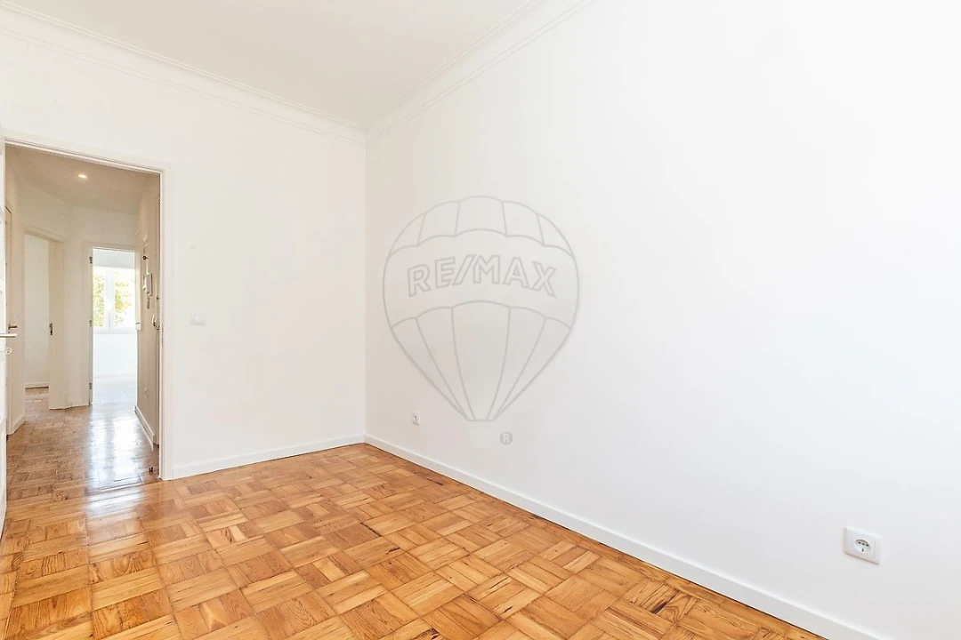 Apartamento T2 para Arrendamento em Benfica Foto 13