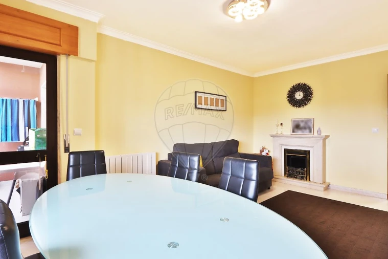 Apartamento T2 para Arrendamento em Cacém e São Marcos Foto 1