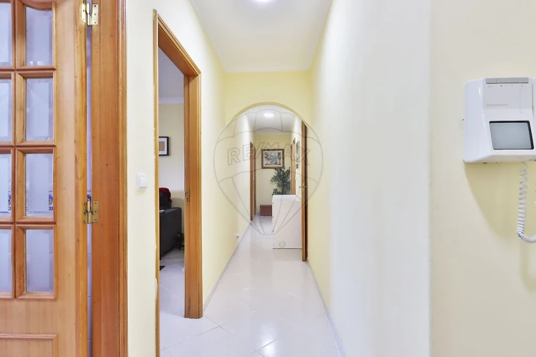 Apartamento T2 para Arrendamento em Cacém e São Marcos Foto 6