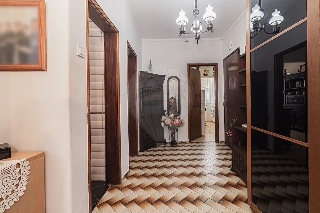 Apartamento T2 para Venda em Rio de Mouro Foto 5