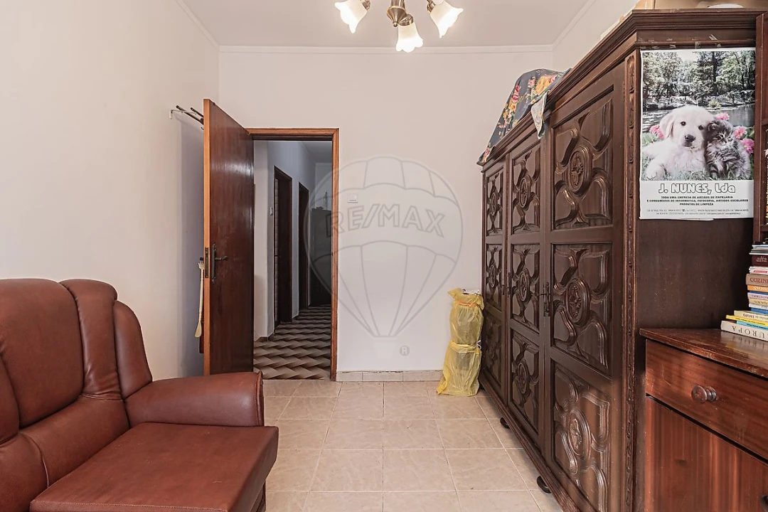 Apartamento T2 para Venda em Rio de Mouro Foto 6