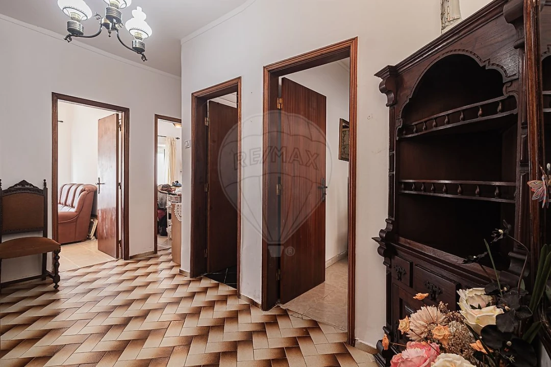 Apartamento T2 para Venda em Rio de Mouro Foto 2