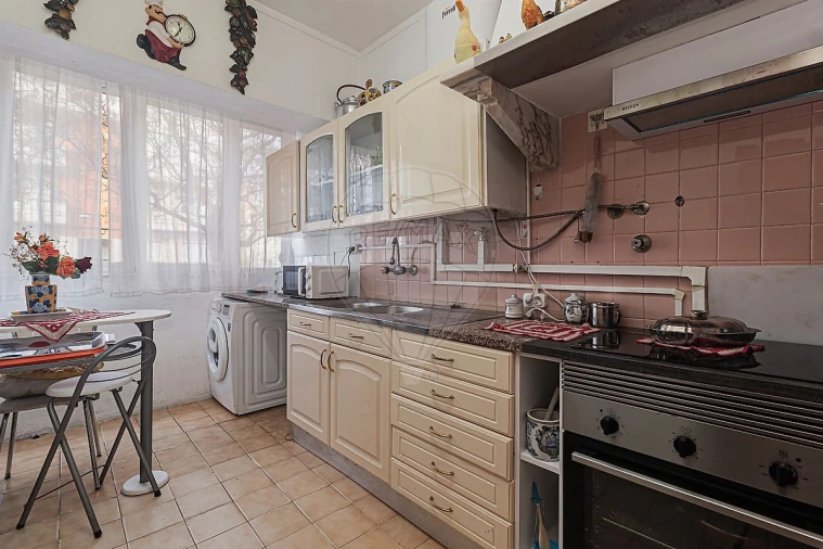 Apartamento T2 para Venda em Rio de Mouro Foto 9