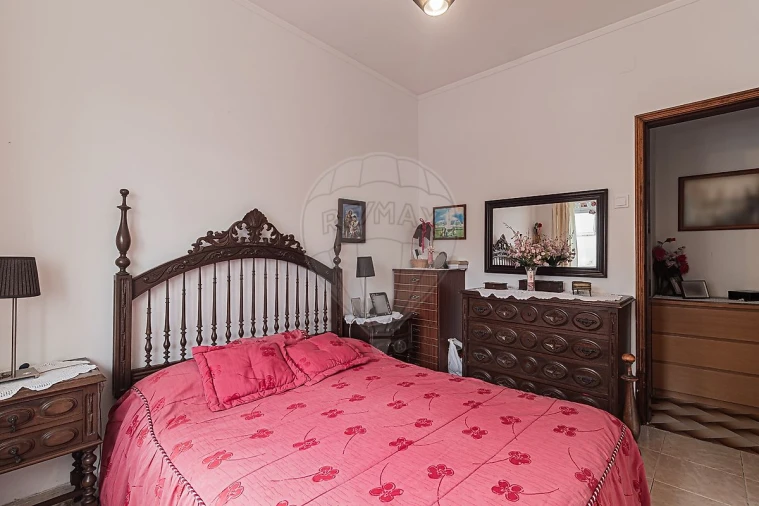 Apartamento T2 para Venda em Rio de Mouro Foto 26