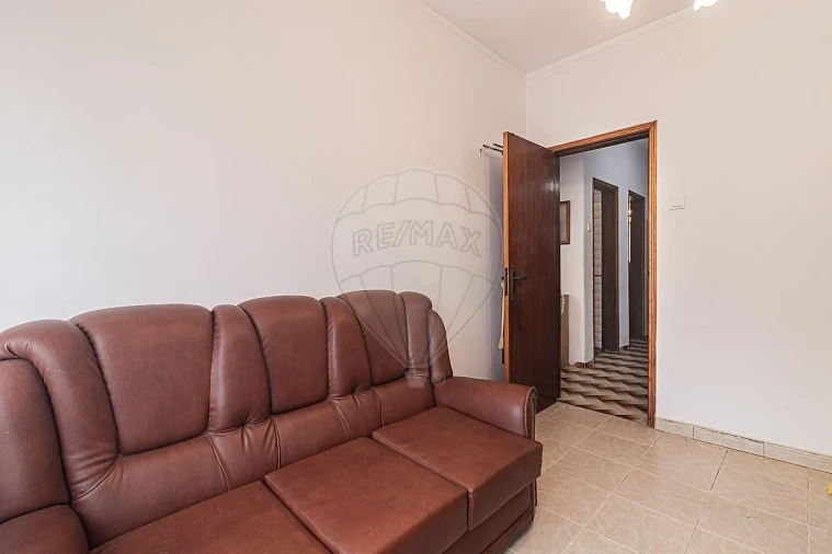 Apartamento T2 para Venda em Rio de Mouro Foto 8