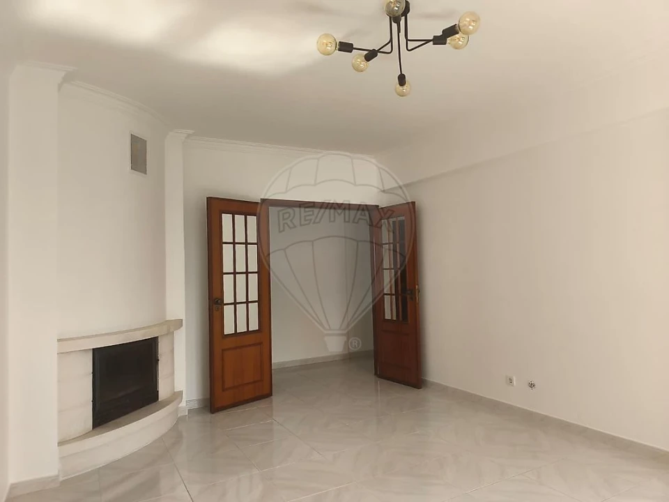 Apartamento T2 para Arrendamento em Cacém e São Marcos Foto 7