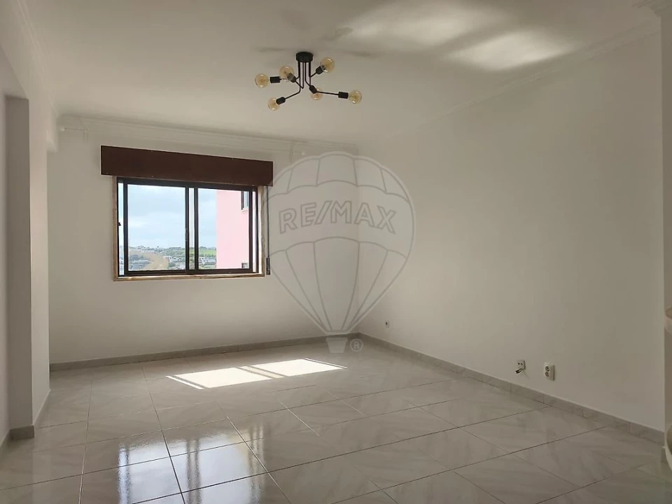 Apartamento T2 para Arrendamento em Cacém e São Marcos Foto 9