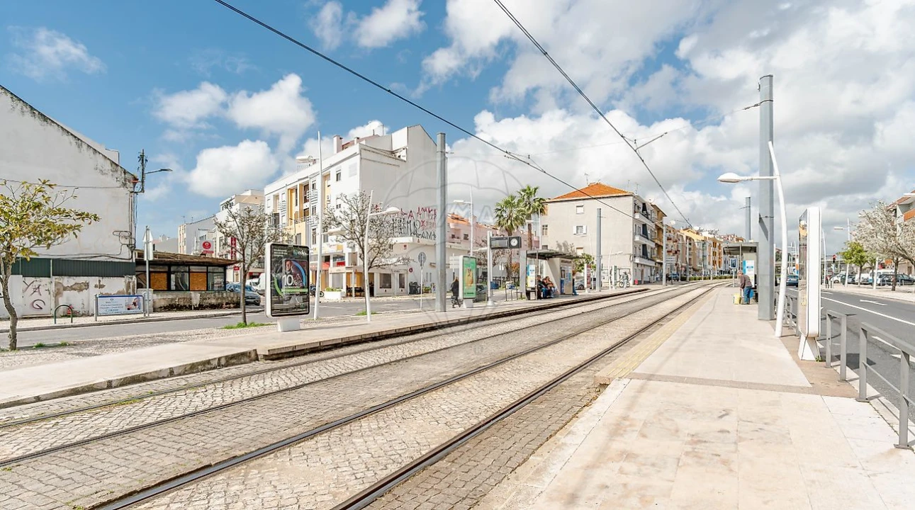 Apartamento T3 para Venda em Corroios Foto 24