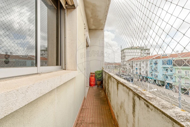 Apartamento T3 para Venda em Corroios Foto 4