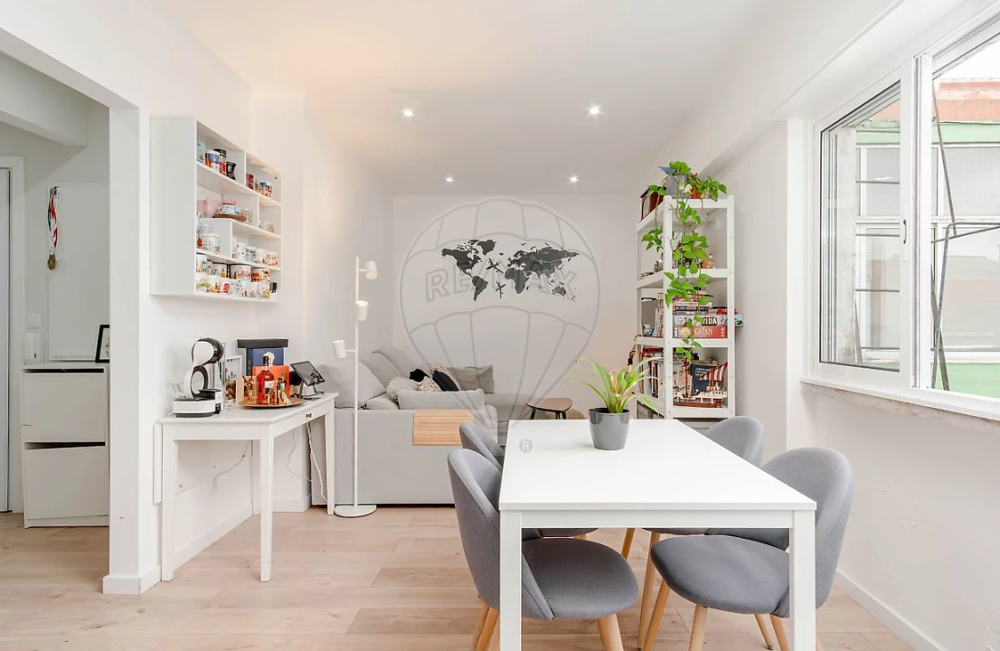 Apartamento T2 para Venda em Encosta do Sol Foto 1