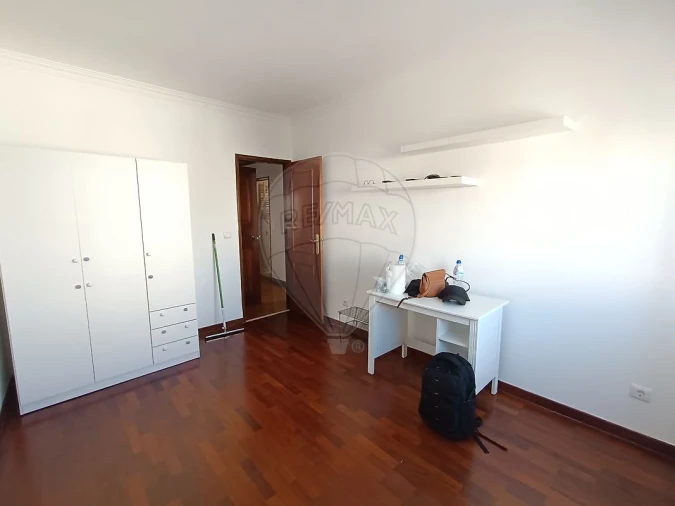 Apartamento T2 para Arrendamento em Rio de Mouro Foto 11