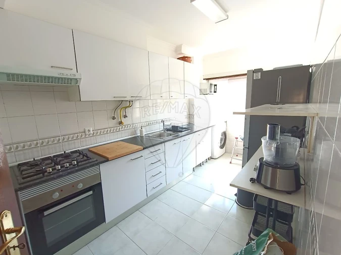 Apartamento T2 para Arrendamento em Rio de Mouro Foto 2
