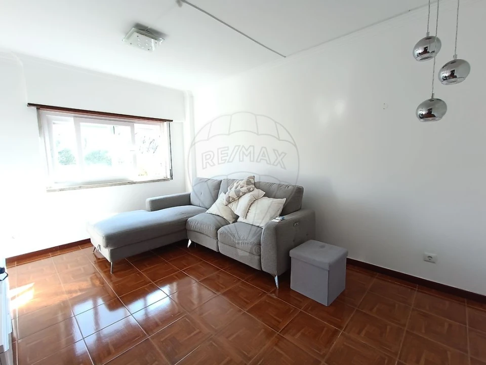 Apartamento T2 para Arrendamento em Rio de Mouro Foto 16