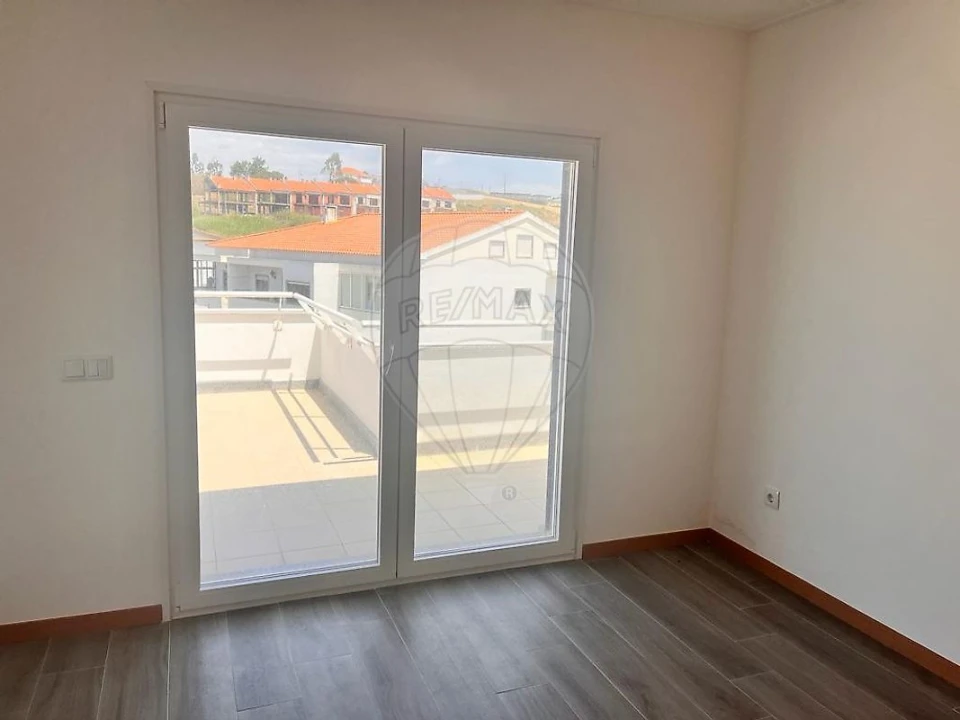 Apartamento T3 para Arrendamento em Lourinhã e Atalaia Foto 2