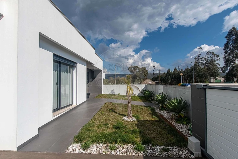 Moradia T3 para Venda em Benedita Foto 9