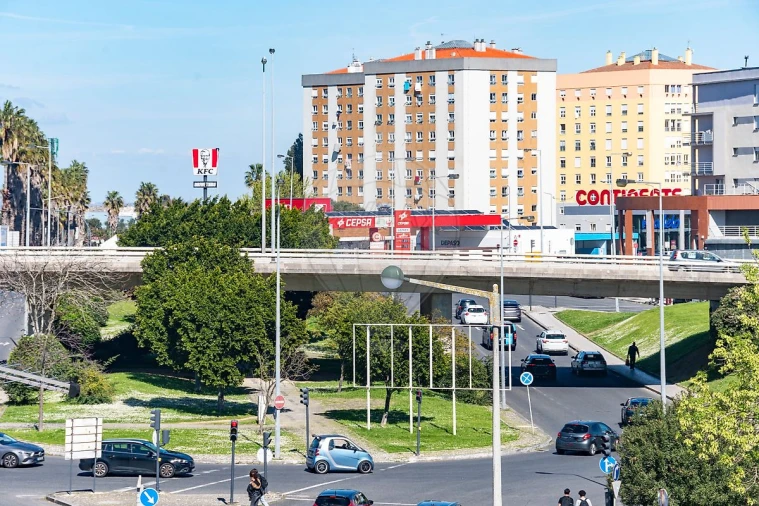 Apartamento T2 para Arrendamento em Olivais Foto 19