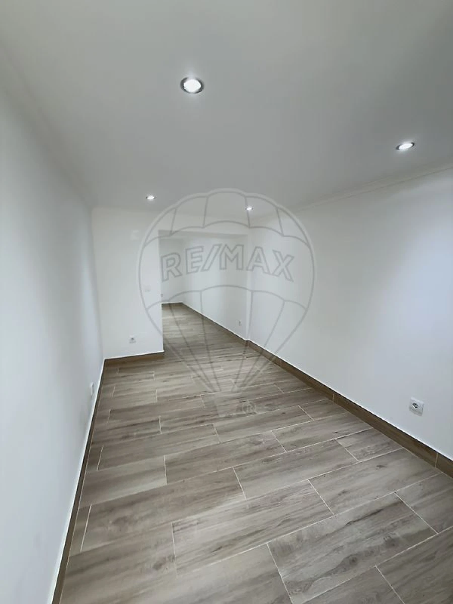 Moradia T2 para Venda em Abrigada e Cabanas de Torres Foto 5