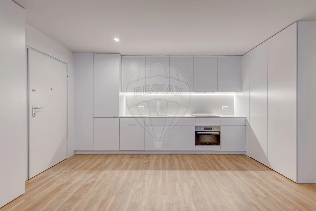 Apartamento T1 para Venda em Campanhã Foto 2