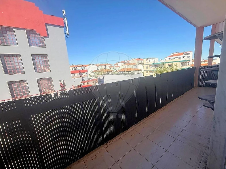 Apartamento T3 para Venda em Seixal, Arrentela e Aldeia de Paio Pires Foto 1