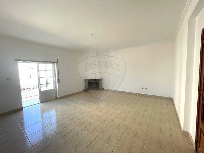 Apartamento T3 para Venda em Seixal, Arrentela e Aldeia de Paio Pires Foto 16