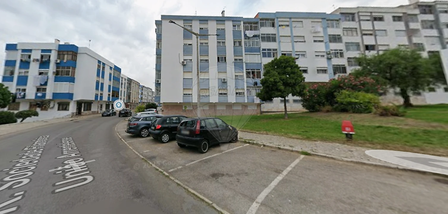 Apartamento T3 para Venda em Seixal, Arrentela e Aldeia de Paio Pires Foto 1