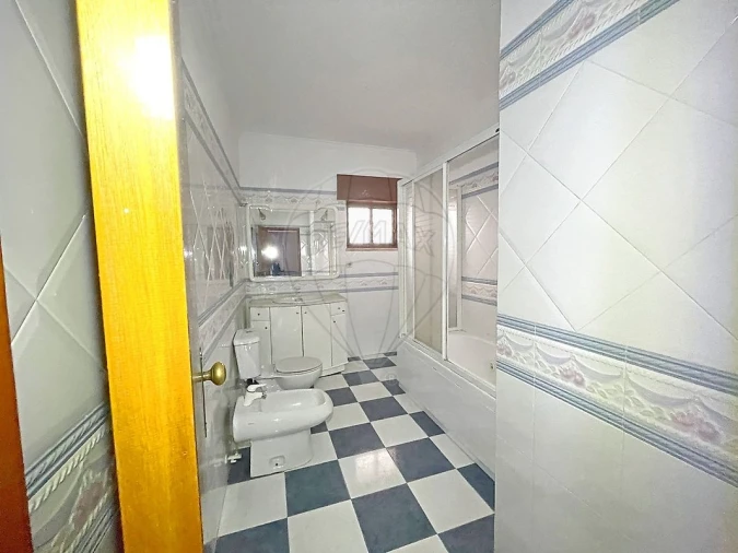 Apartamento T2 para Venda em Amora Foto 8
