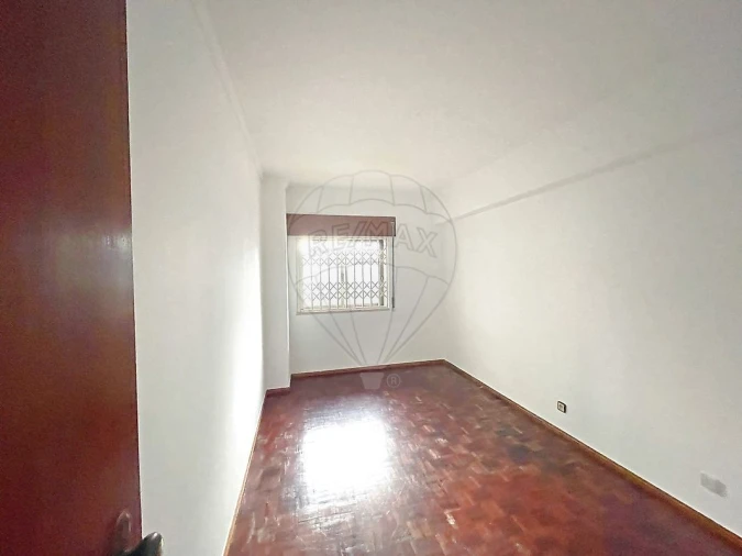 Apartamento T2 para Venda em Amora Foto 11