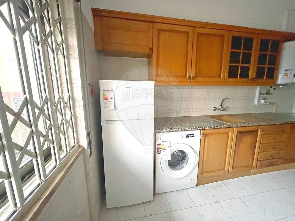 Apartamento T2 para Venda em Amora Foto 17